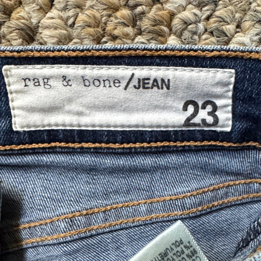 Rag&Bone Women's Skinny Capri Jeans with silver studs size 23 like new - Picture 4 of 8
